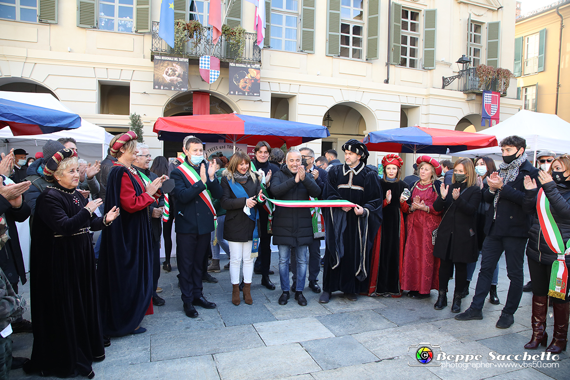 VBS_5842 - 10.ma Fiera Nazionale del Tartufo e Fiera dei Santi.jpg